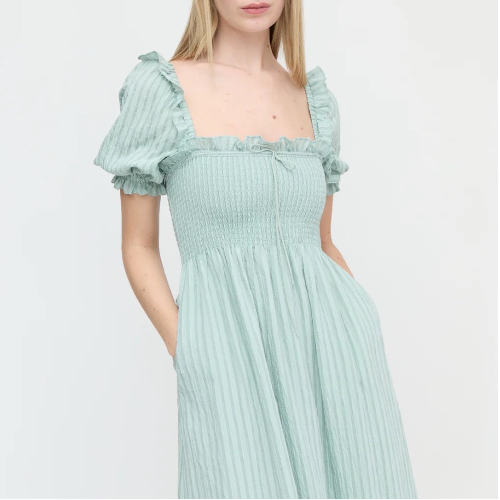 Hill House The Scarlett Nap Dress Soft Green Tonal Seersucker